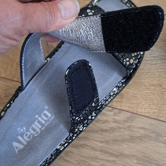 Alegria Pen 780X Mosiac Metallic Slide Sandals - Picture 8 of 10